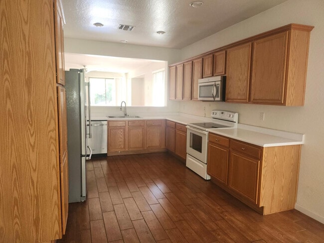 Foto del edificio - 3317 Thoreau Ln