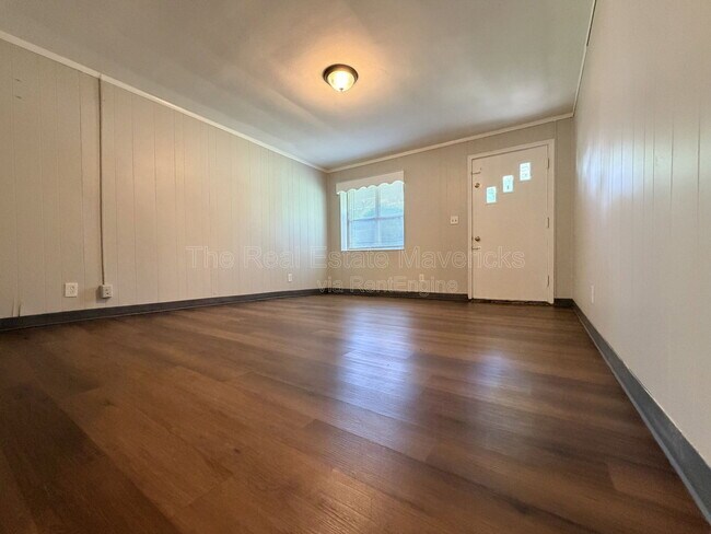 Foto del edificio - 5601 Belaire Dr