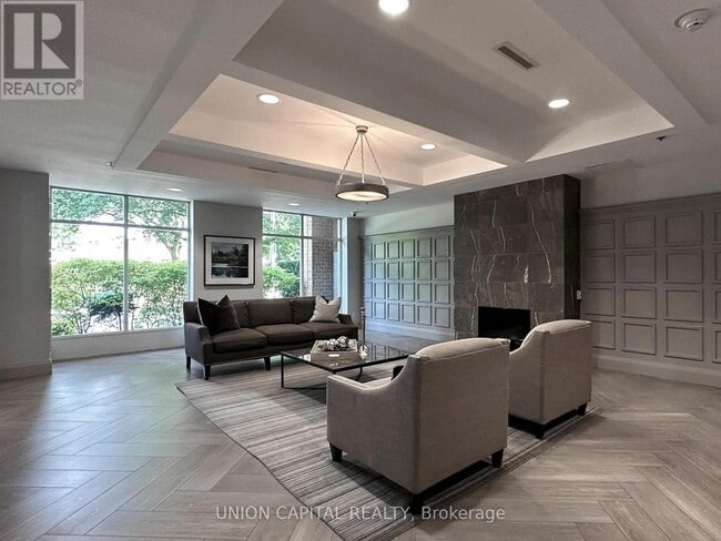 Building Photo - 245 Davisville Ave