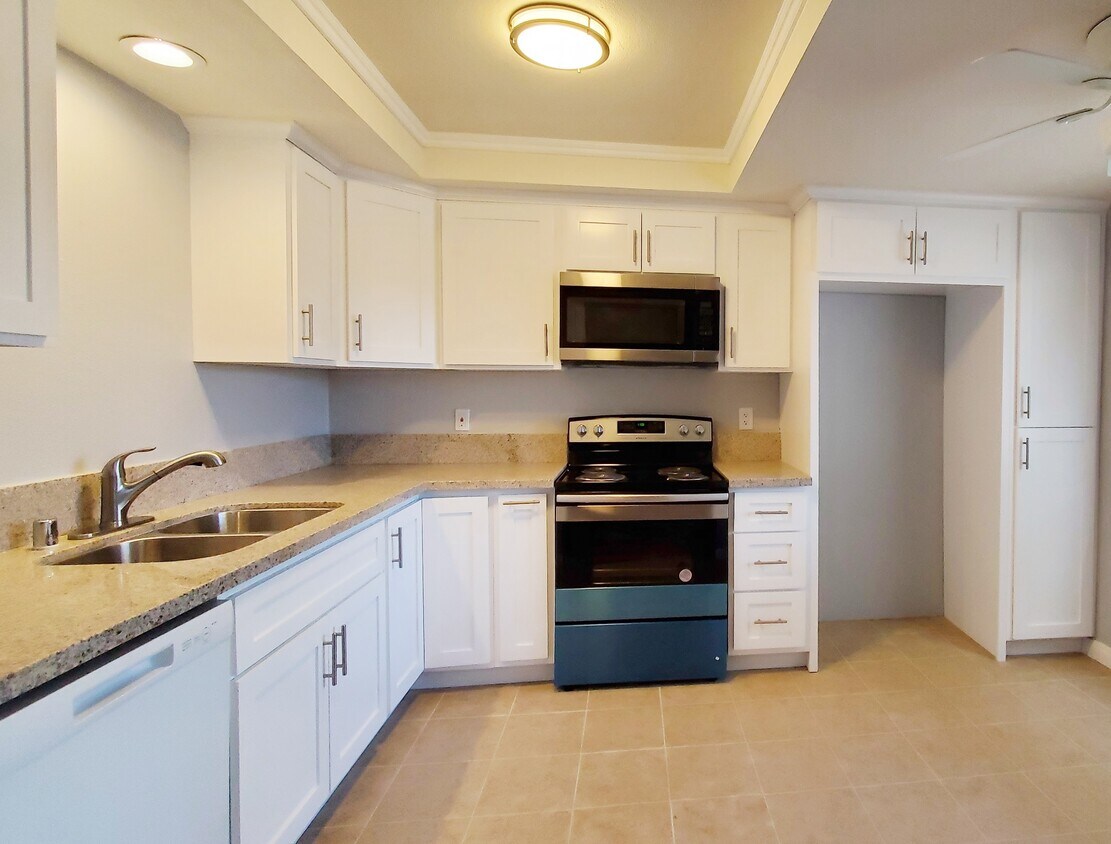 Foto principal - 1554 Border Ave