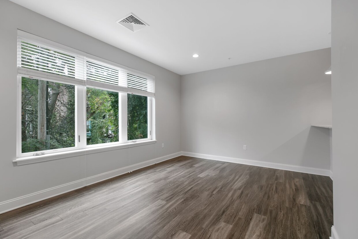 Primary Photo - Stunning 1 Bedroom Luxury Apartment with T...