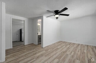 Building Photo - 21 Larue St