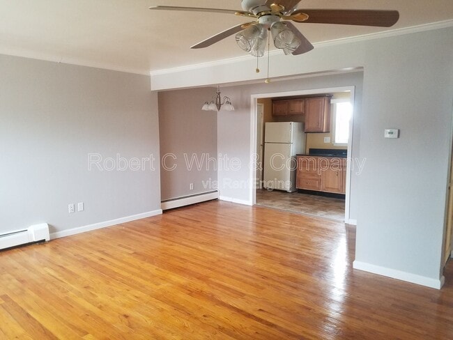 Building Photo - 10 Colonial Dr