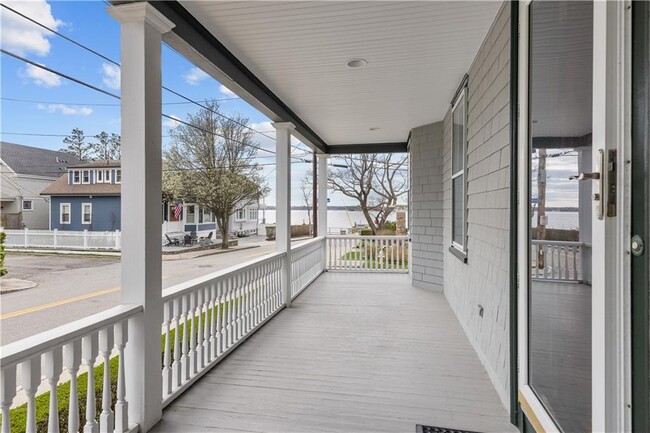 Building Photo - 10 Van Zandt Ave
