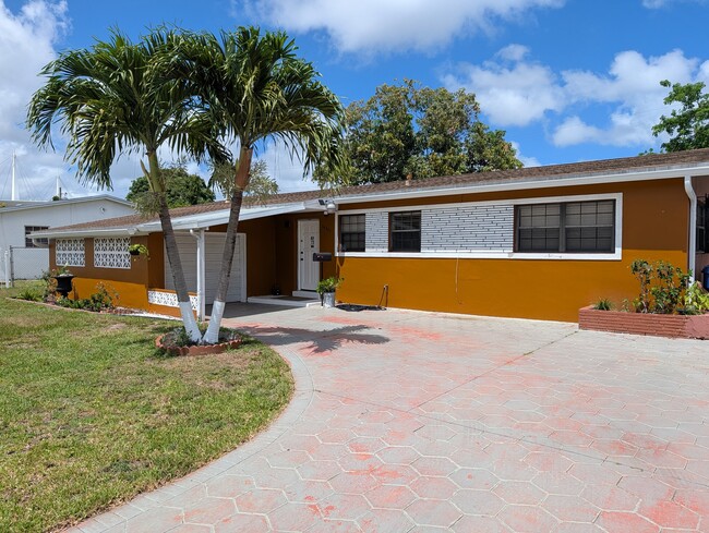 Photo - 19401 NW 23rd Ave House