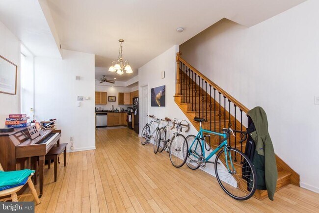 Foto del edificio - 2460 Emerald St