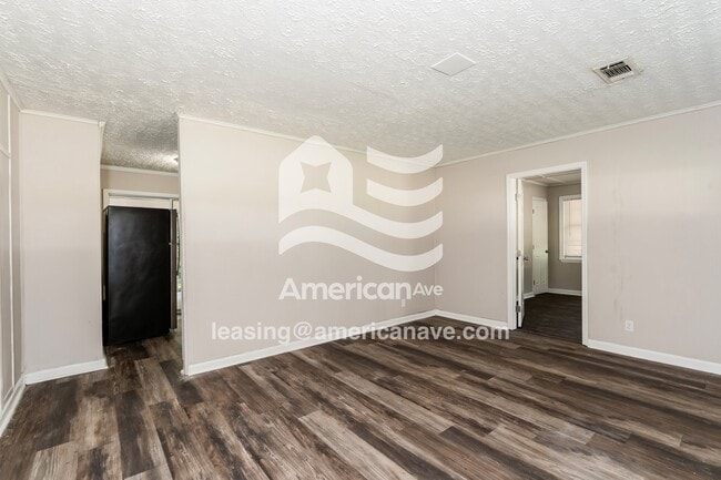 Building Photo - 1530 Hurley Cir