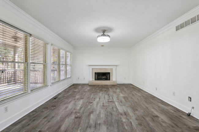 Foto del edificio - 1351 Hearthstone Way NW