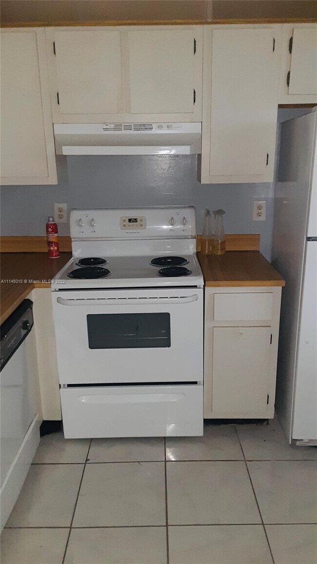 Foto del edificio - 2820 Somerset Dr