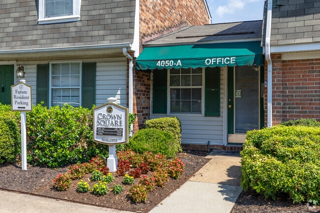 Leasing Office - Crown Square Apartments