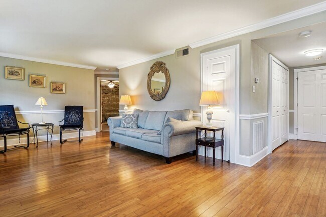 Foto del edificio - 4716 Annunciation St