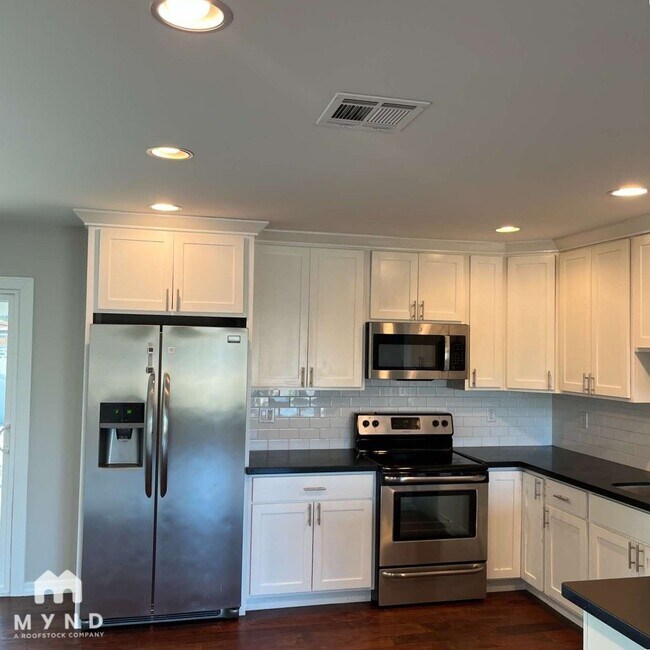 Foto del edificio - 6420 E Wilshire Dr