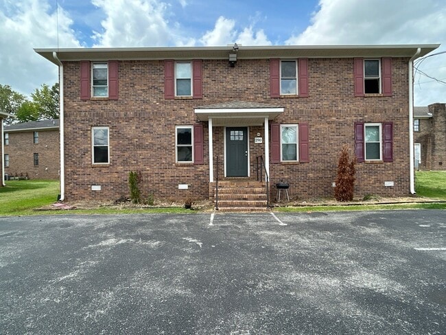 Building Photo - 290 Tinker Hill Cv