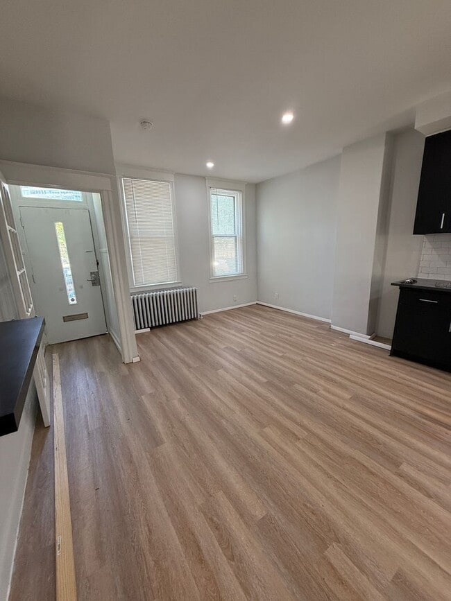 Photo - 4 bed 2 bath home with yard