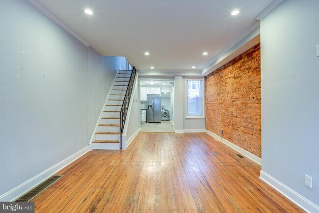 Foto del edificio - 2413 Sharswood St