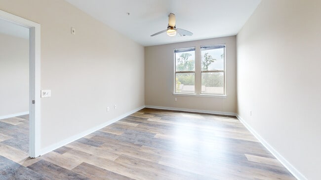 Interior Photo - Park Square