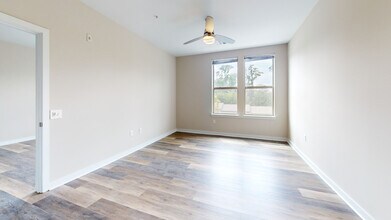 Interior Photo - Park Square