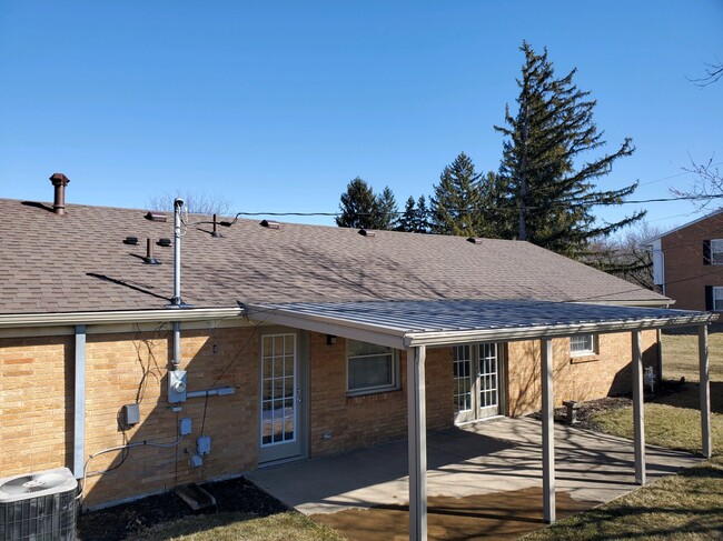 Building Photo - 4363 Tonawanda Trl