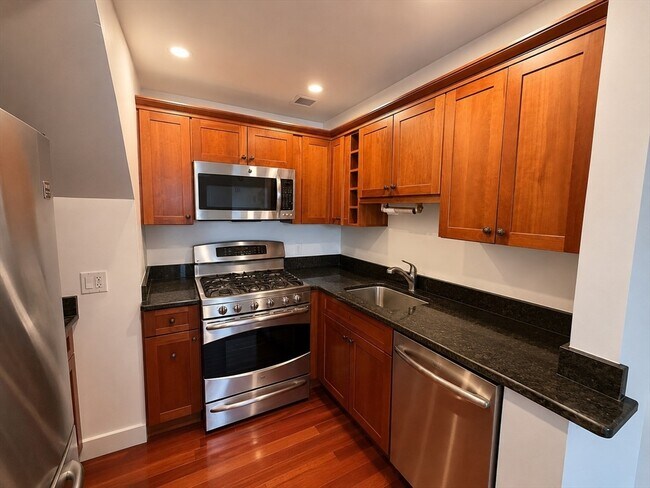 Building Photo - 42 8th St