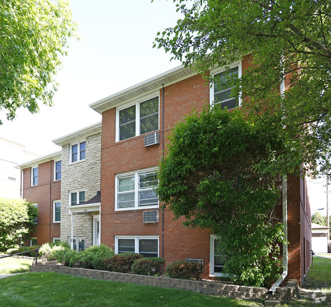 Foto del edificio - Village Apts (1929)