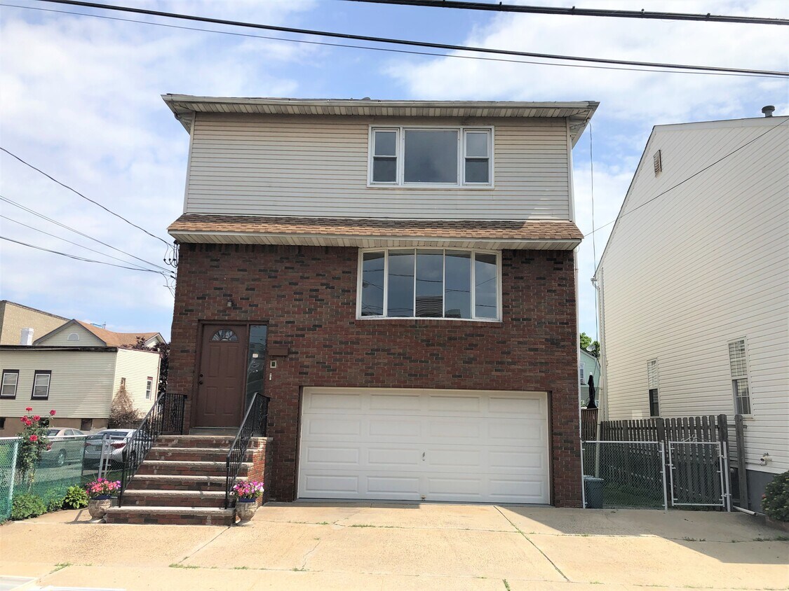 243 Hoyt St Unit 2, Kearny, NJ 07032 Apartments in Kearny, NJ