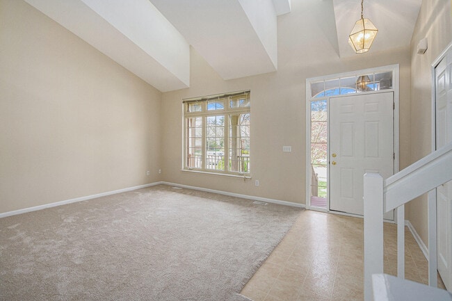 Building Photo - 5913 Lafayette Ln