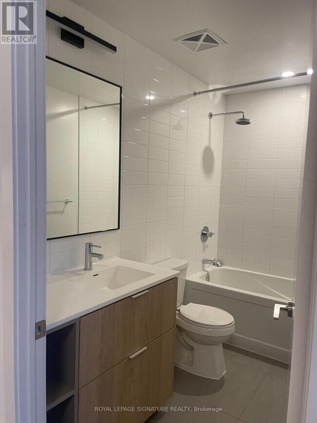 Building Photo - 25 Nicholas Ave