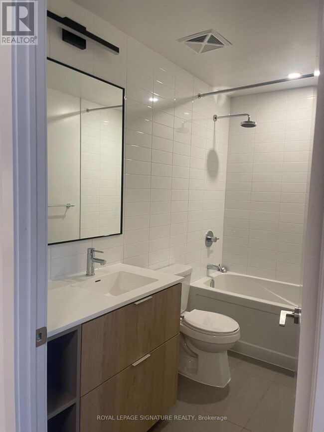 Photo du bâtiment - 25 Nicholas Ave