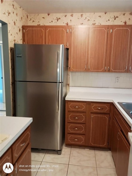 Foto del edificio - 1875 Sunny Dr