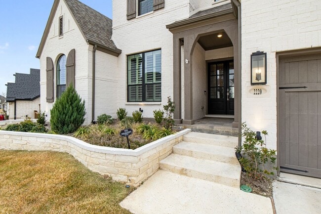 Building Photo - Stunning 4-Bedroom Luxury Residence with Bonus Office in the Prestigious Walsh Community LIKE NEW!