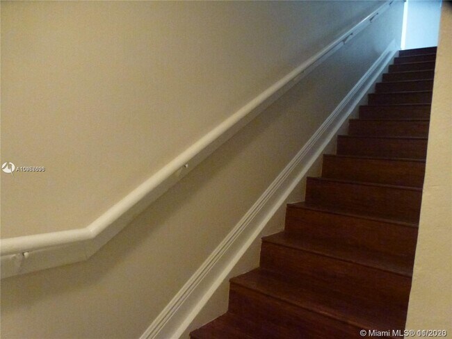 Foto del edificio - 2474  Centergate Dr 204 Miramar Fl 33025