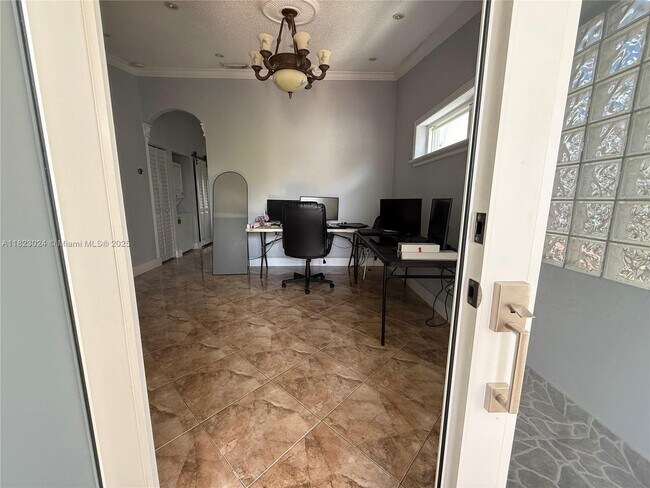 Foto del edificio - 7109 W 30th Ct