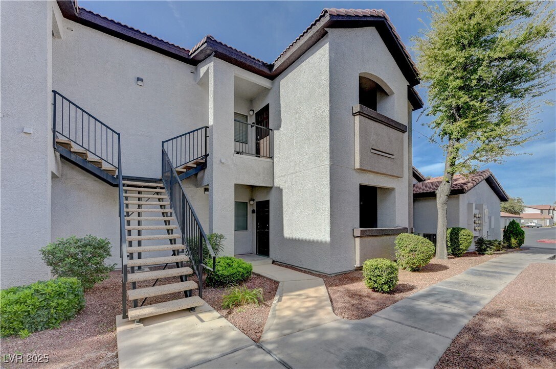 Foto principal - 2615 W Gary Ave