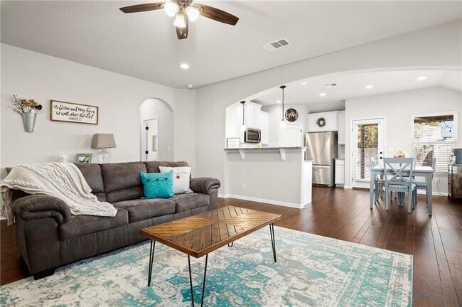 Foto del edificio - 117 Beech Creek Ln