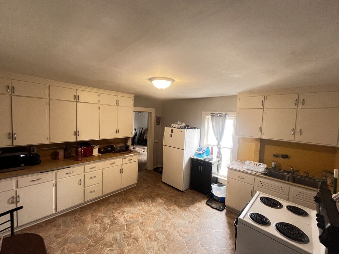 Primary Photo - 712 McDonough St