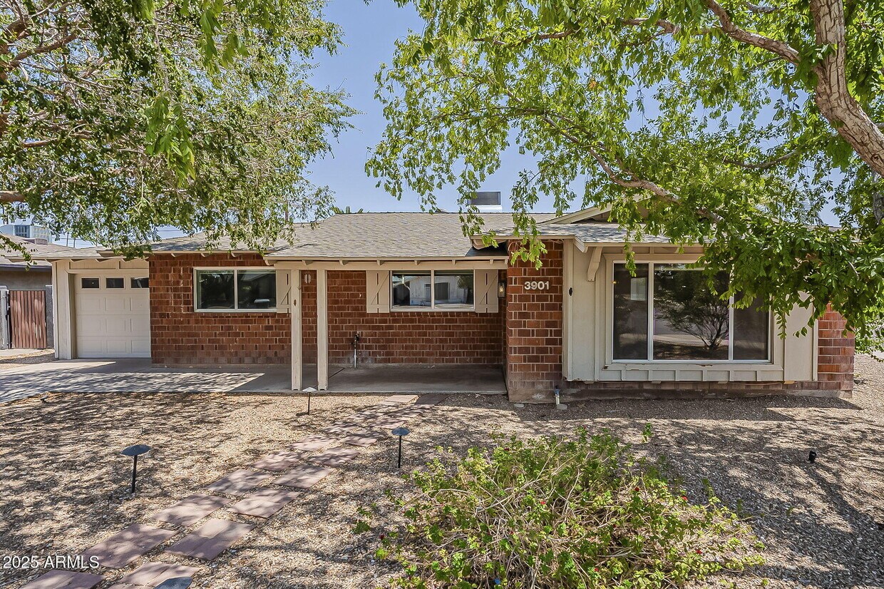 Foto principal - 3901 N 83rd St