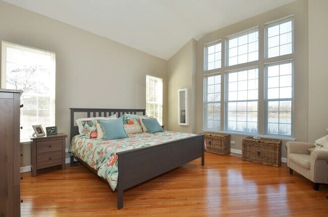 Foto del edificio - 575 Cypress Point Ct