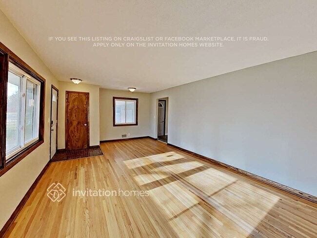 Building Photo - 3612 Commodore Dr