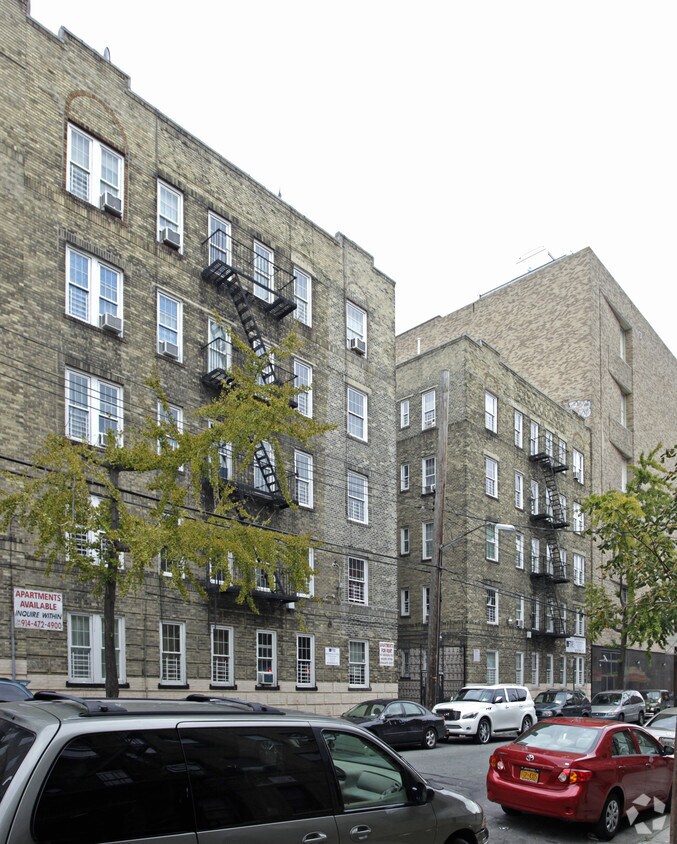 Primary Photo - 3041 Holland Ave