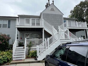 London Court Apartments for Rent with Gym/Fitness Center Egg Harbor