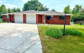 Building Photo - 2204 Albany Ct