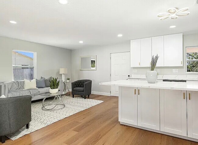 Foto del edificio - 4335 10th Ave S