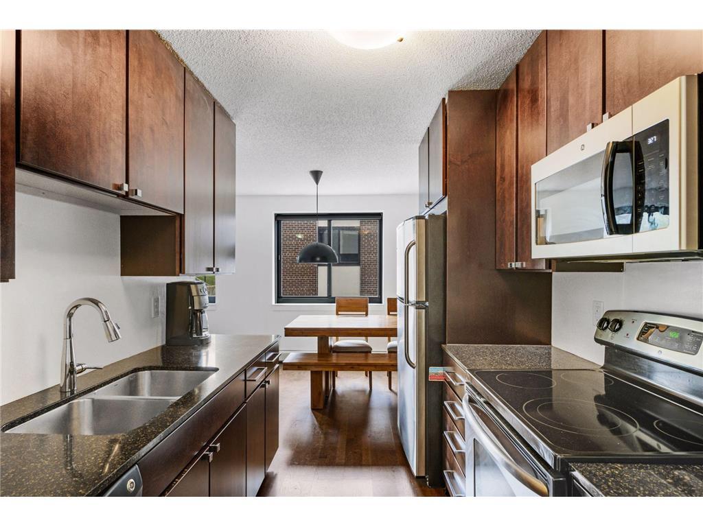 48 Groveland Terrace Unit B302, Minneapolis, MN 55403 Apartment for