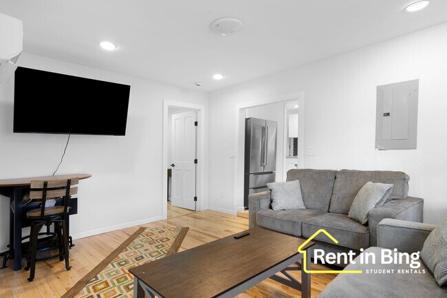 Foto del edificio - 38 Seminary Ave