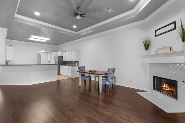 Building Photo - 405 Harbor Oaks Dr