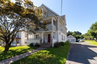 Building Photo - 207 Divinity St