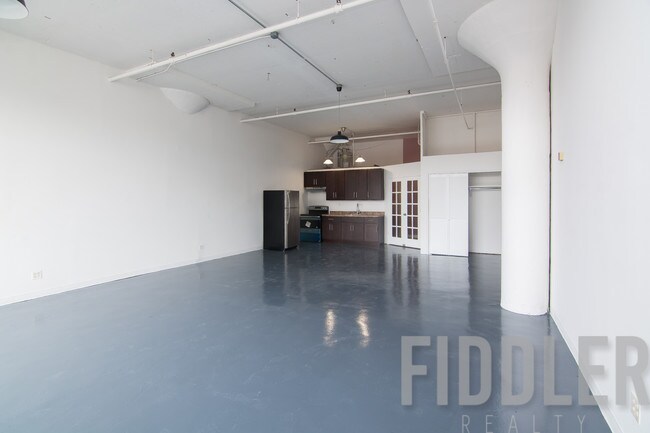 Building Photo - 144 Spencer St
