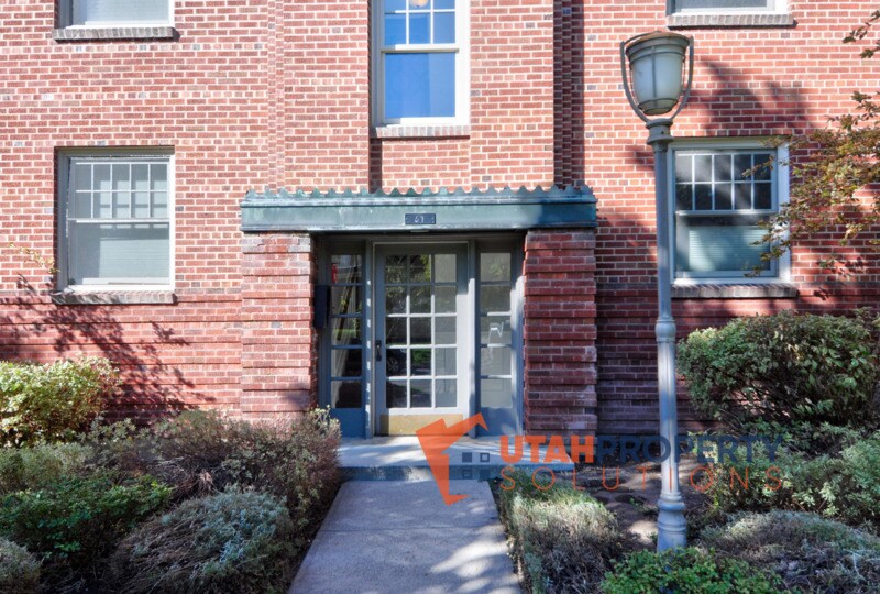 Primary Photo - 61 T St