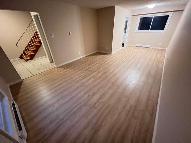 Living/Dining Room - 89 Worthington Dr
