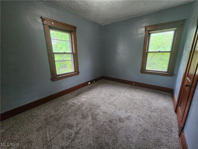 Foto del edificio - 11321 Parkview Ave